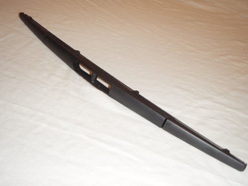 H354 / 3397011433 Bosch Bagrudevisker på 35cm lang, passer til flere japanere