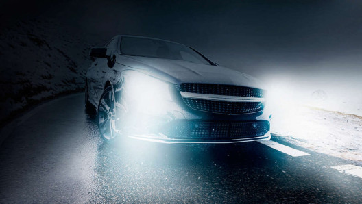 Philips White Vision Ultra kit monteret i forlygterne på bilen