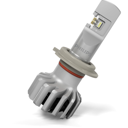 Nær-billede af H7 LED, Philips Ultinon Pro6000 med +230% mere lys til MC eller bilen