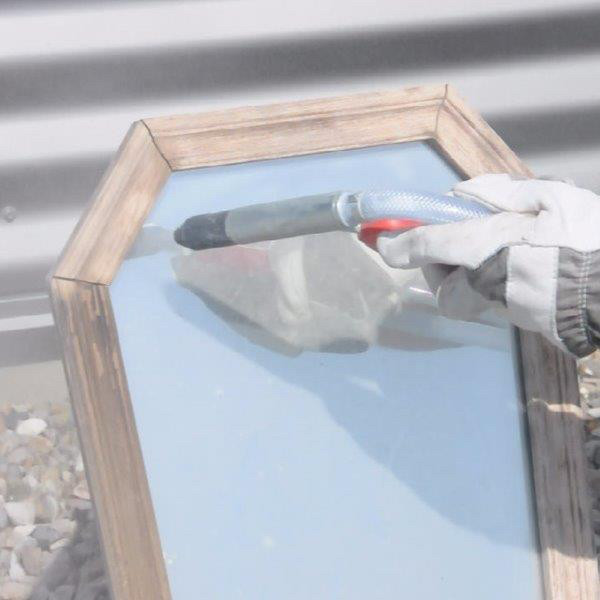 Sodablæsning på træ - skånsom rengøring af træ produkter